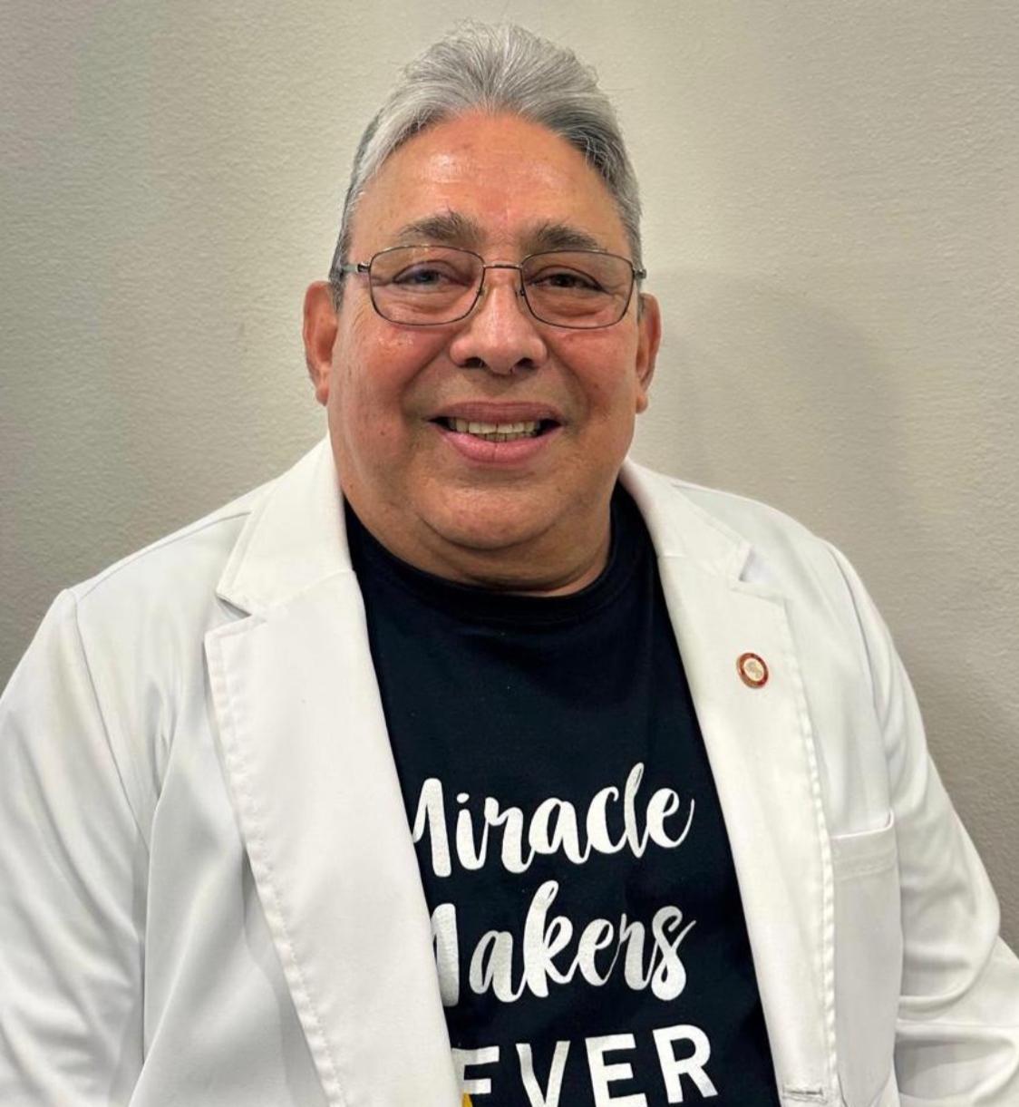 Dr. Gustavo Pérez - Cirujano