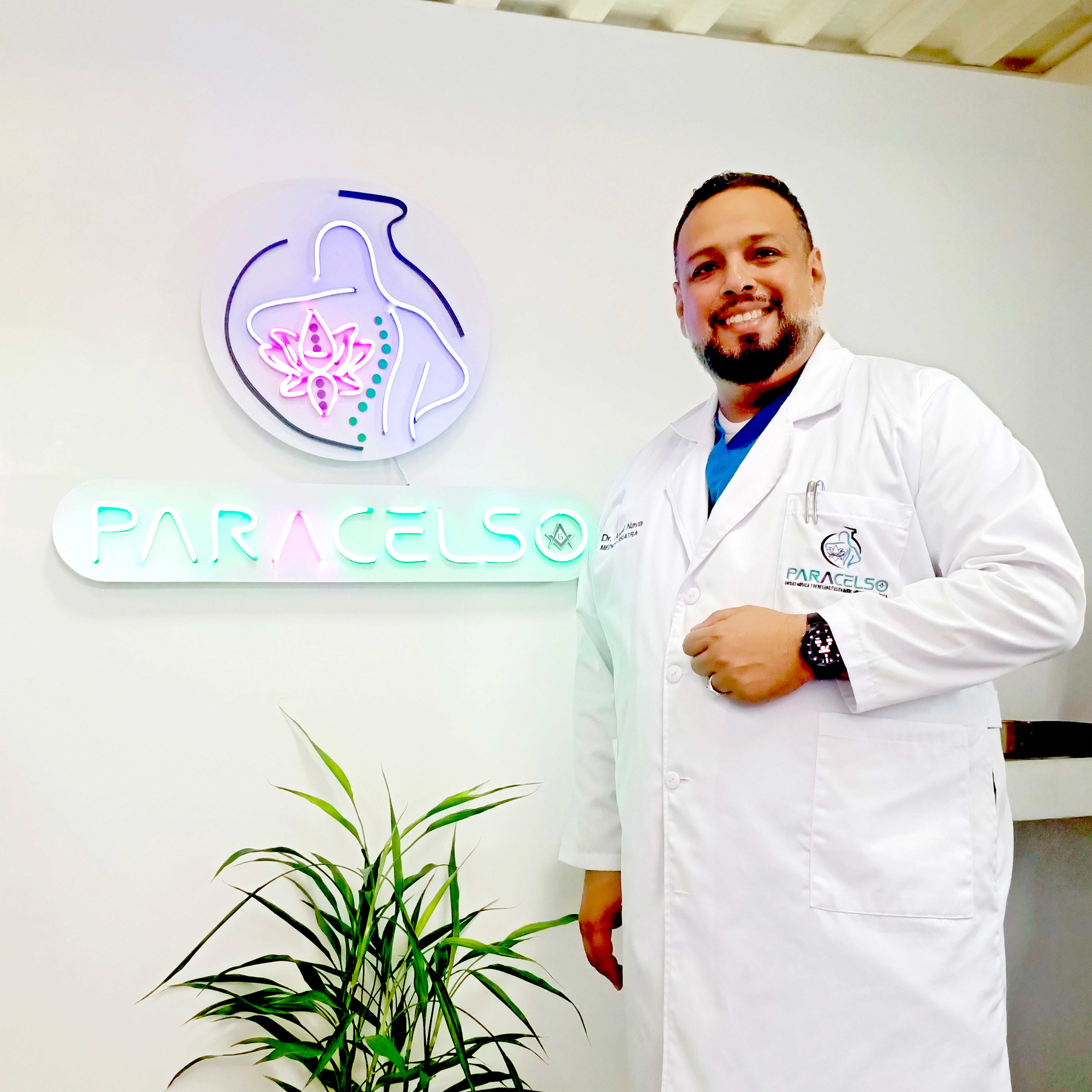 Doctor Angel Nava - Cirujano/Fisiatra